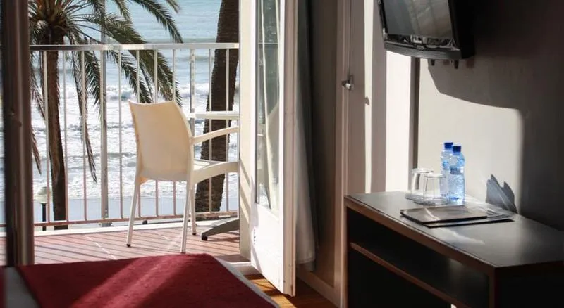 Room, Subur, Costa Brava