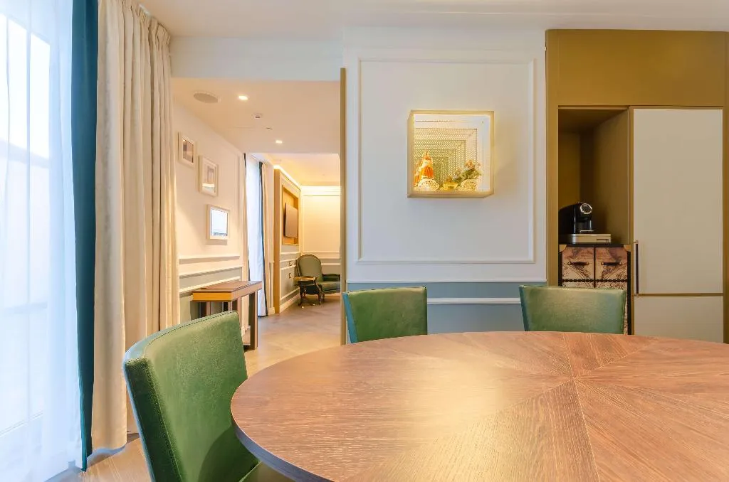 Room, The Emerald House Lisbon, Curio Collection by Hilt, Lisbon