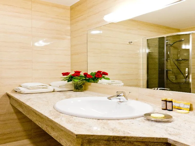 SINGLE STANDARD Room, Columbus, Krakow