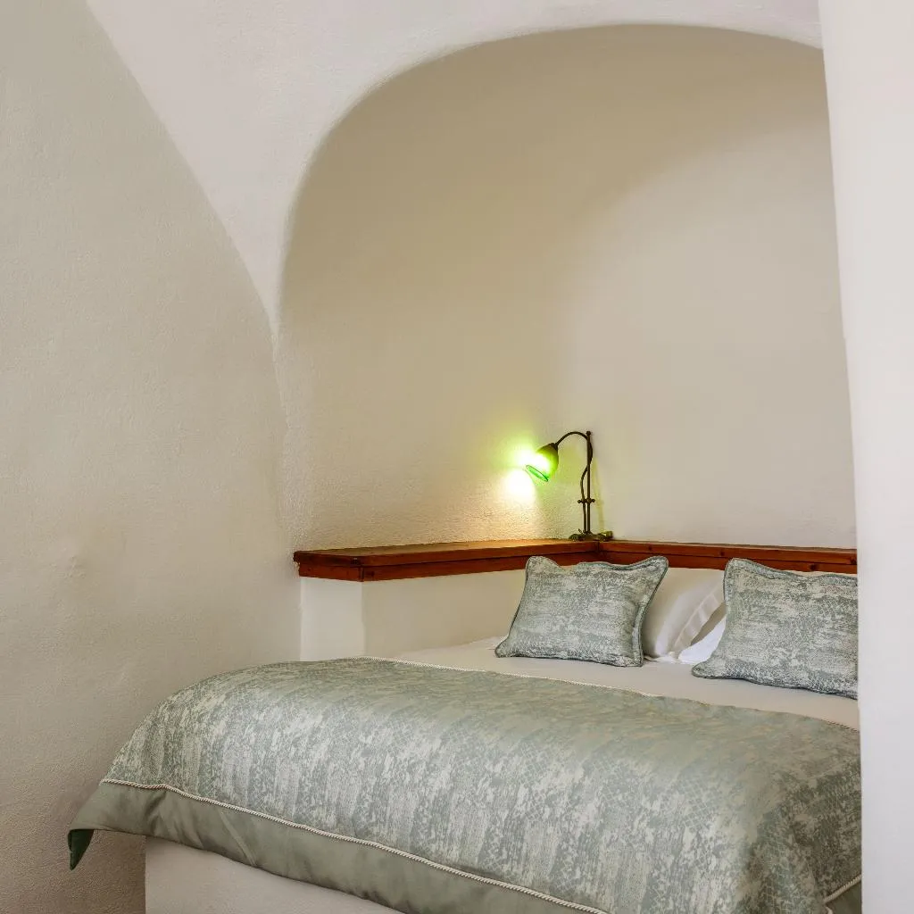 JUNIOR SUITE STANDARD Room, Fanari Villas, Santorini
