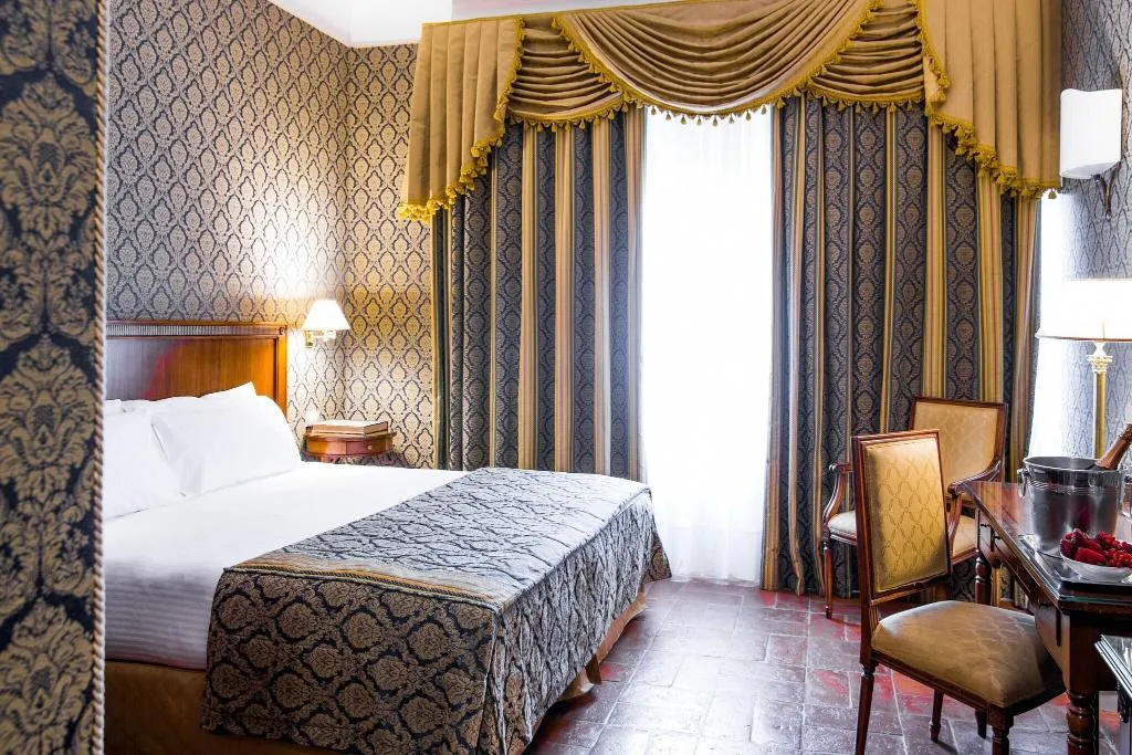 DOUBLE SUPERIOR Room, Monna Lisa, Florence