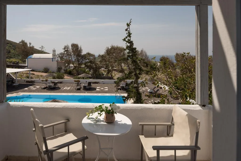 DOUBLE SUPERIOR POOL VIEW Room, Caldera Romantica, Santorini