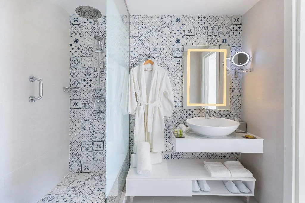 FAMILY ROOM KING SIZE BED Room, Hilton Skanes Monastir Beach Resort, Tunisia