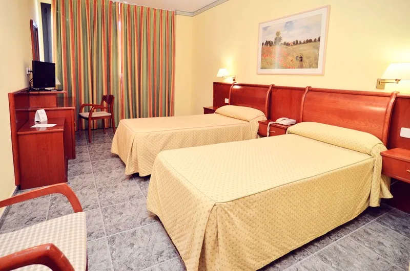 DOUBLE STANDARD Room, Louty Simba, Valencia