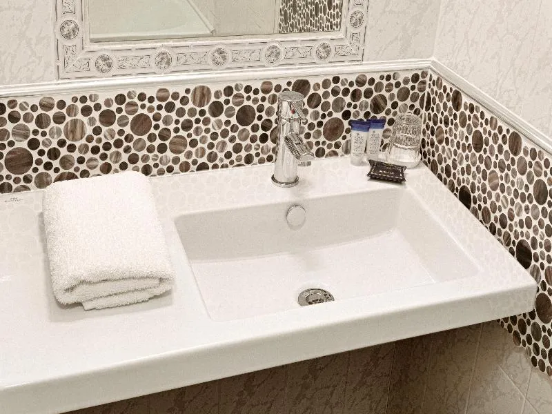DOUBLE STANDARD Room, The Address Connolly Hotel, Dublin