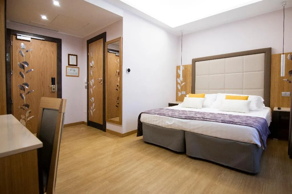 DOUBLE DELUXE Room, Giolli Nazionale, Rome