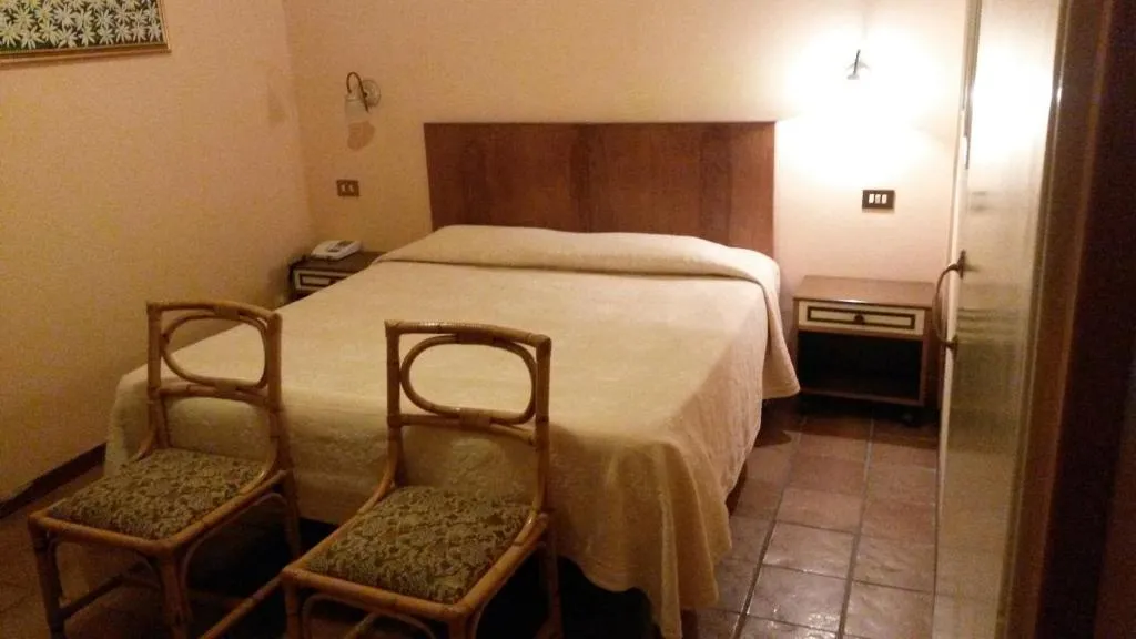 Double or Twin STANDARD Room, Ferretti, Perugia