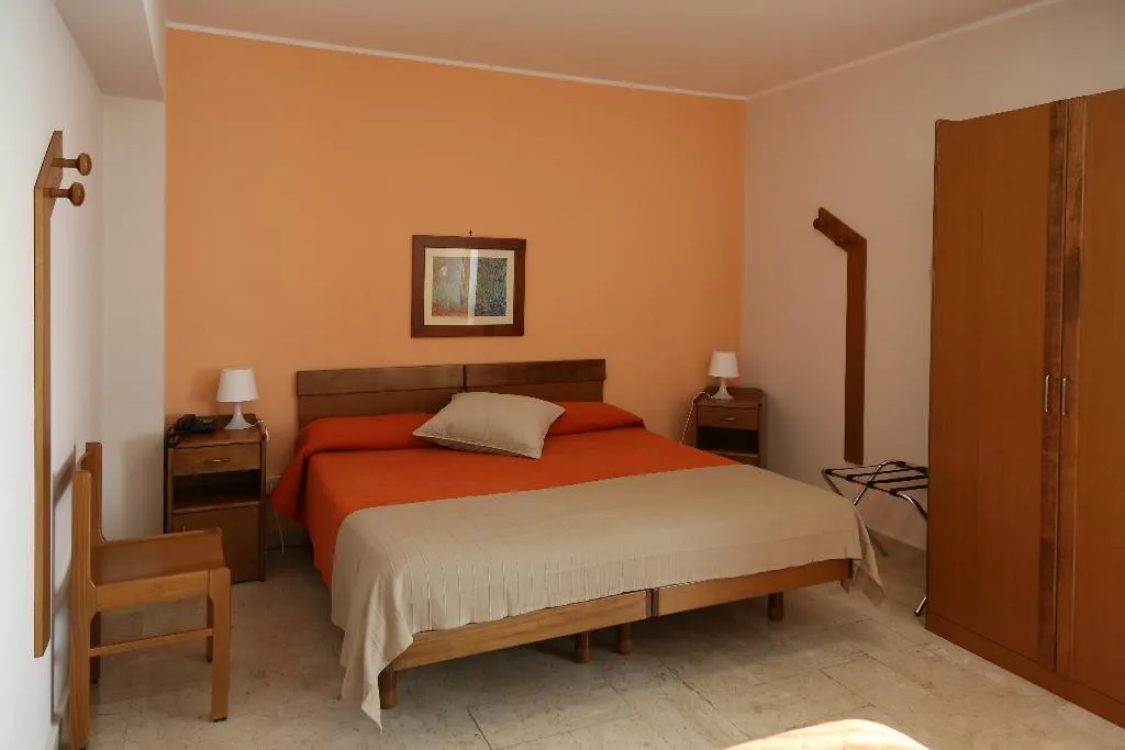 TRIPLE STANDARD Room, Villa Mater, Catania