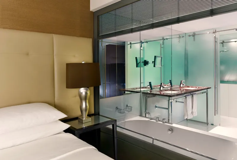 Room, Sheraton Lisboa Hotel & Spa, Lisbon