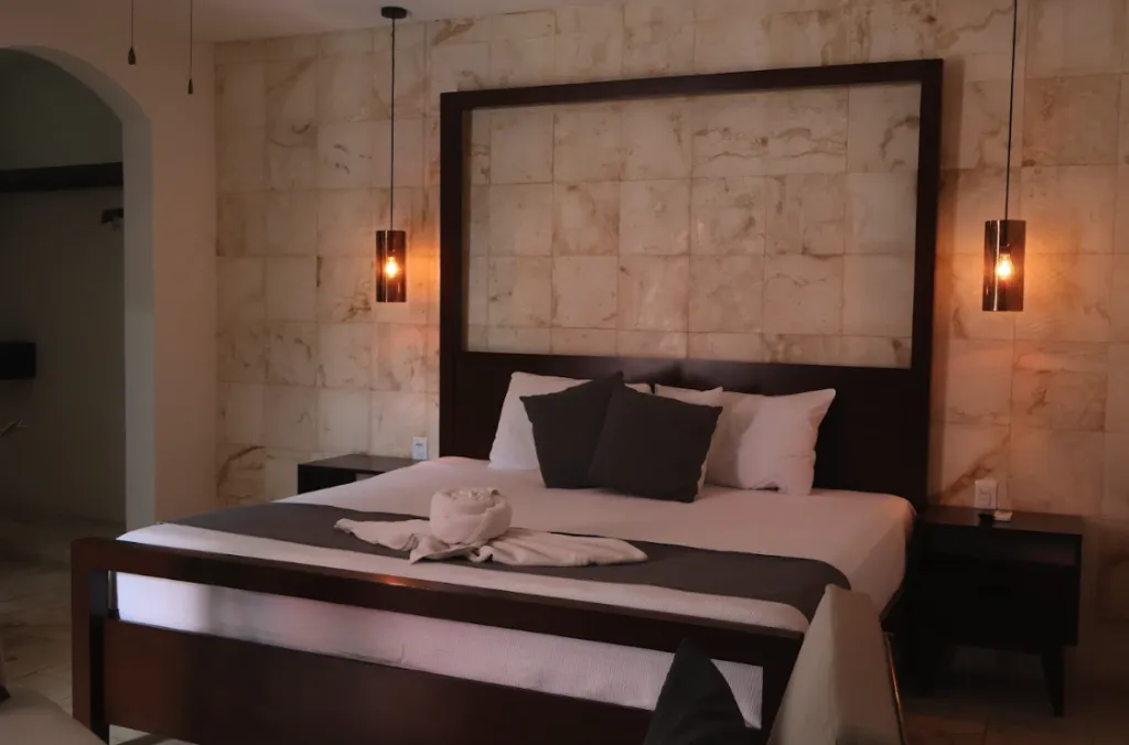 JUNIOR SUITE DELUXE ONE BED Room, La Aurora Hotel Colonial, Cancun Area