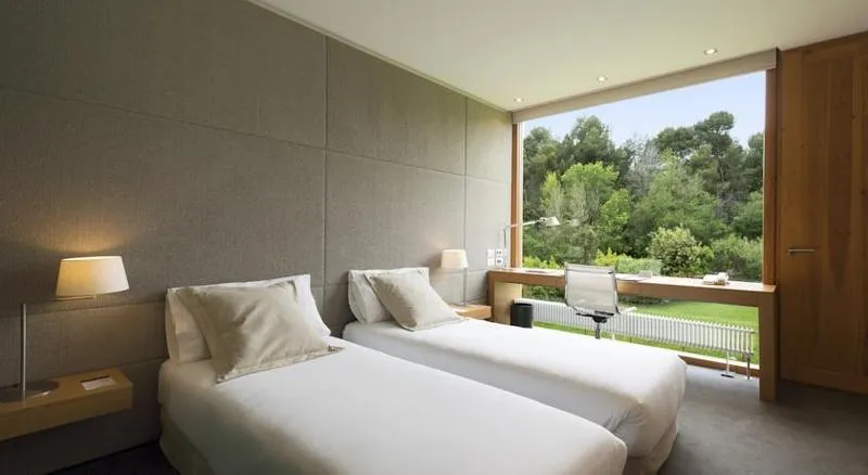 DOUBLE SINGLE USE STANDARD Room, La Mola & Conference Center, Barcelona