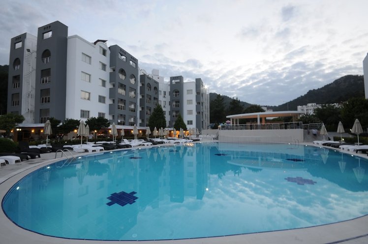 Caprice Beach Hotel instead of Luna Beach Deluxe Hotel, Dalaman