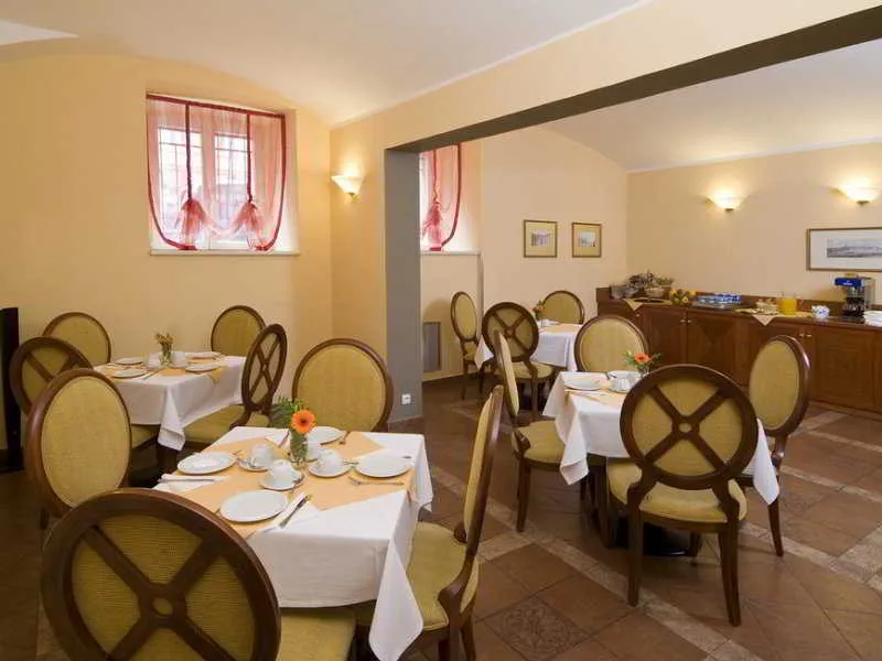 Restaurant, Hotel Raffaello, Prague
