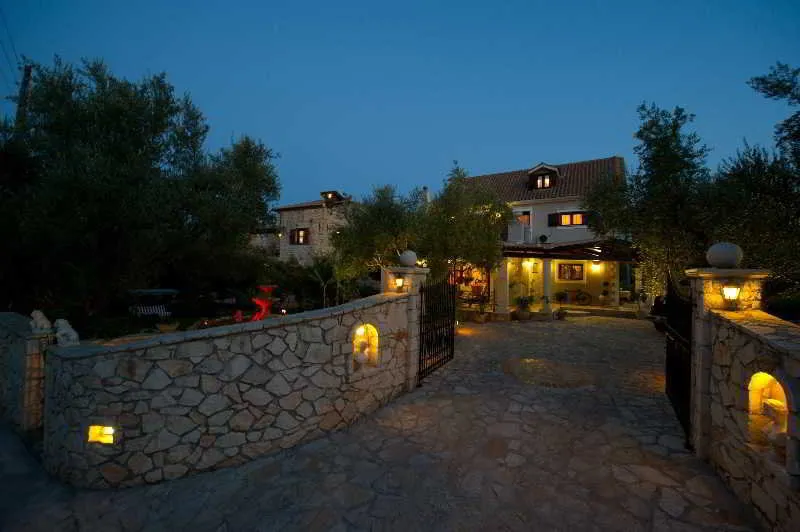 Room, Alomata, Zante