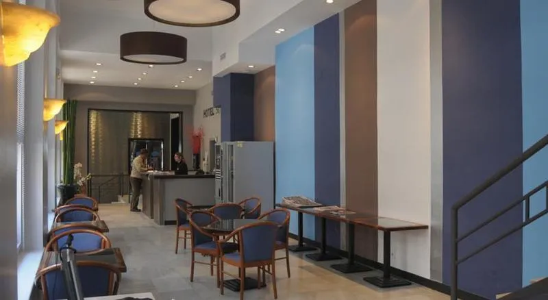 Lobby, Subur, Costa Brava