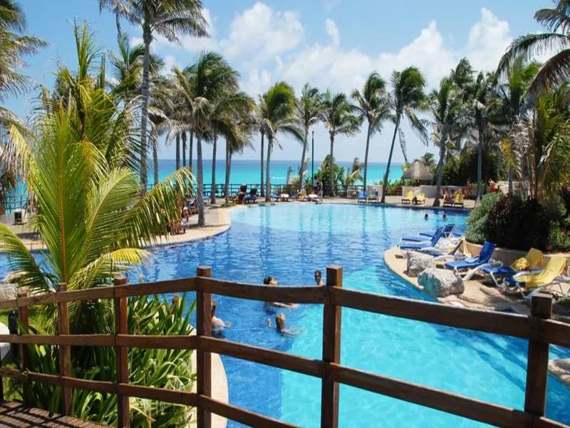 Pool, The Pyramid Cancun by Oasis, Cancun Area