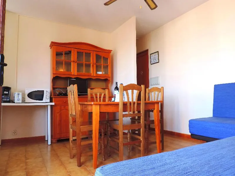 APARTMENT CAPACITY 3 ONE BEDROOM Room, Apartamentos Vistalmar, Majorca