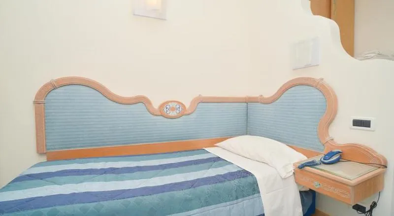 SINGLE STANDARD Room, Albergo Italia, Naples
