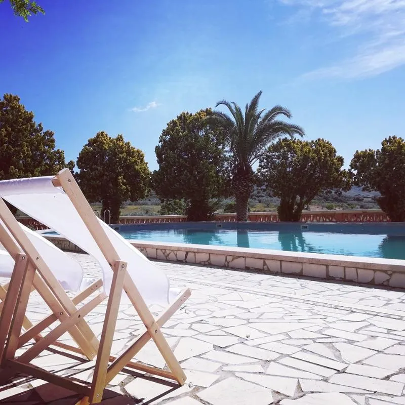 Pool, Colle San Mauro, Catania