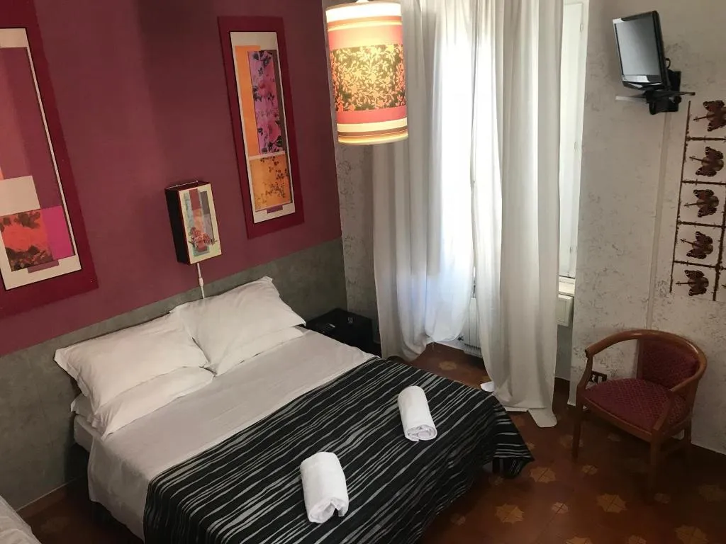 DOUBLE STANDARD Room, Roma Room, Rome