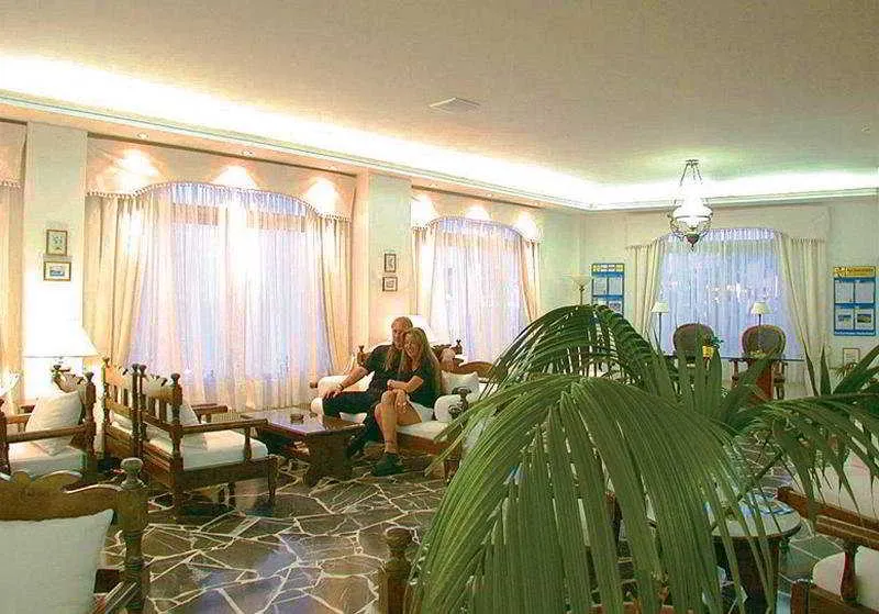 Lobby, Maragakis, Crete