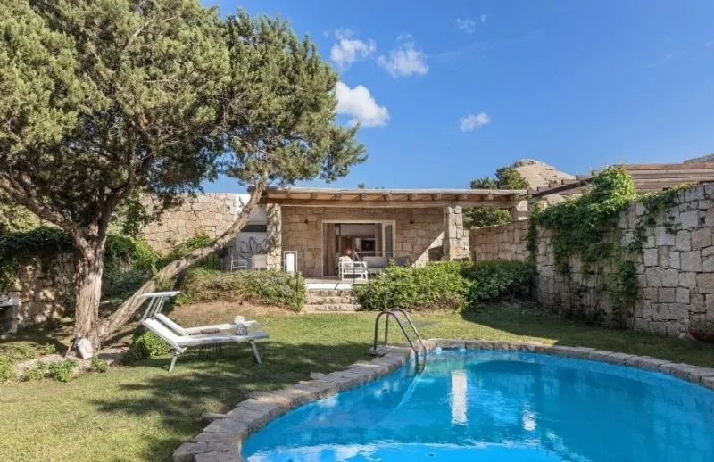 SUITE POOL VIEW Room, Grand Relais dei Nuraghi, Olbia