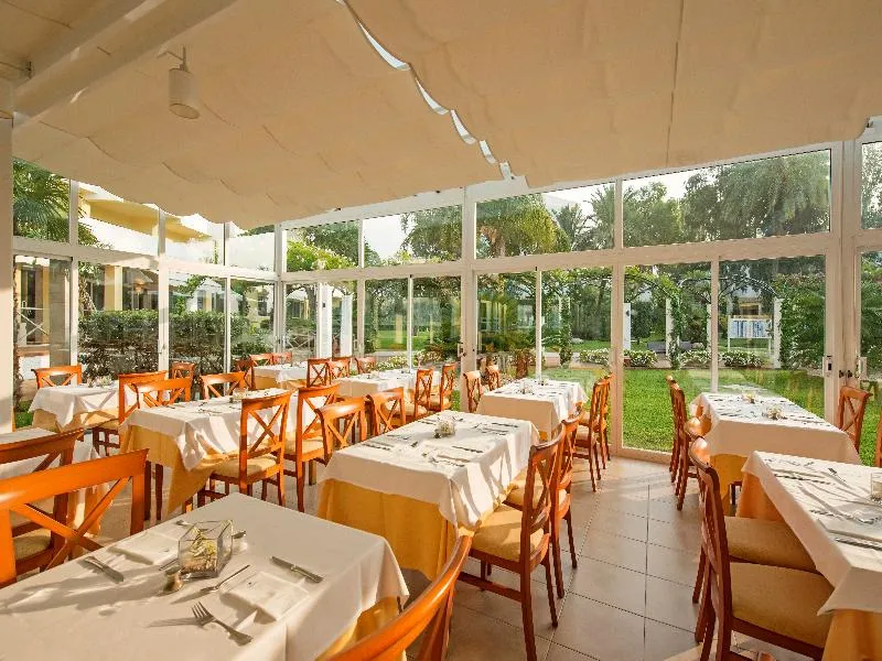 Restaurant, Iberostar Ciudad Blanca Alcudia Apartamentos, Majorca