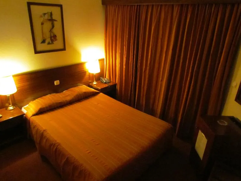 Room, A.S. São João da Madeira, Porto