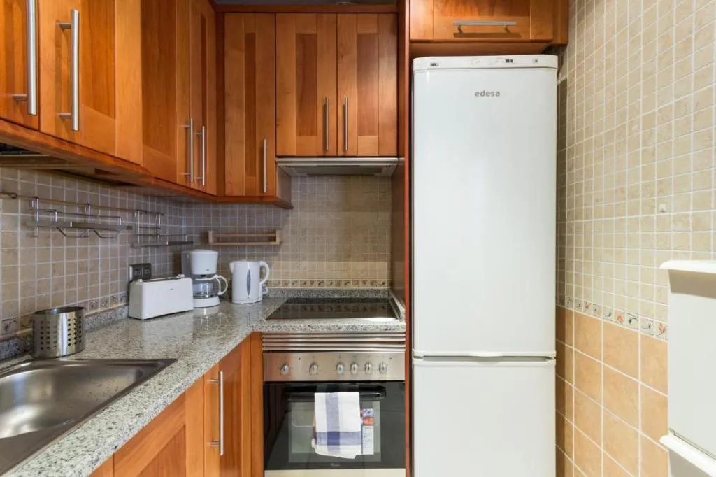 APARTMENT TWO BEDROOMS Room, Smartr La Latina, Madrid