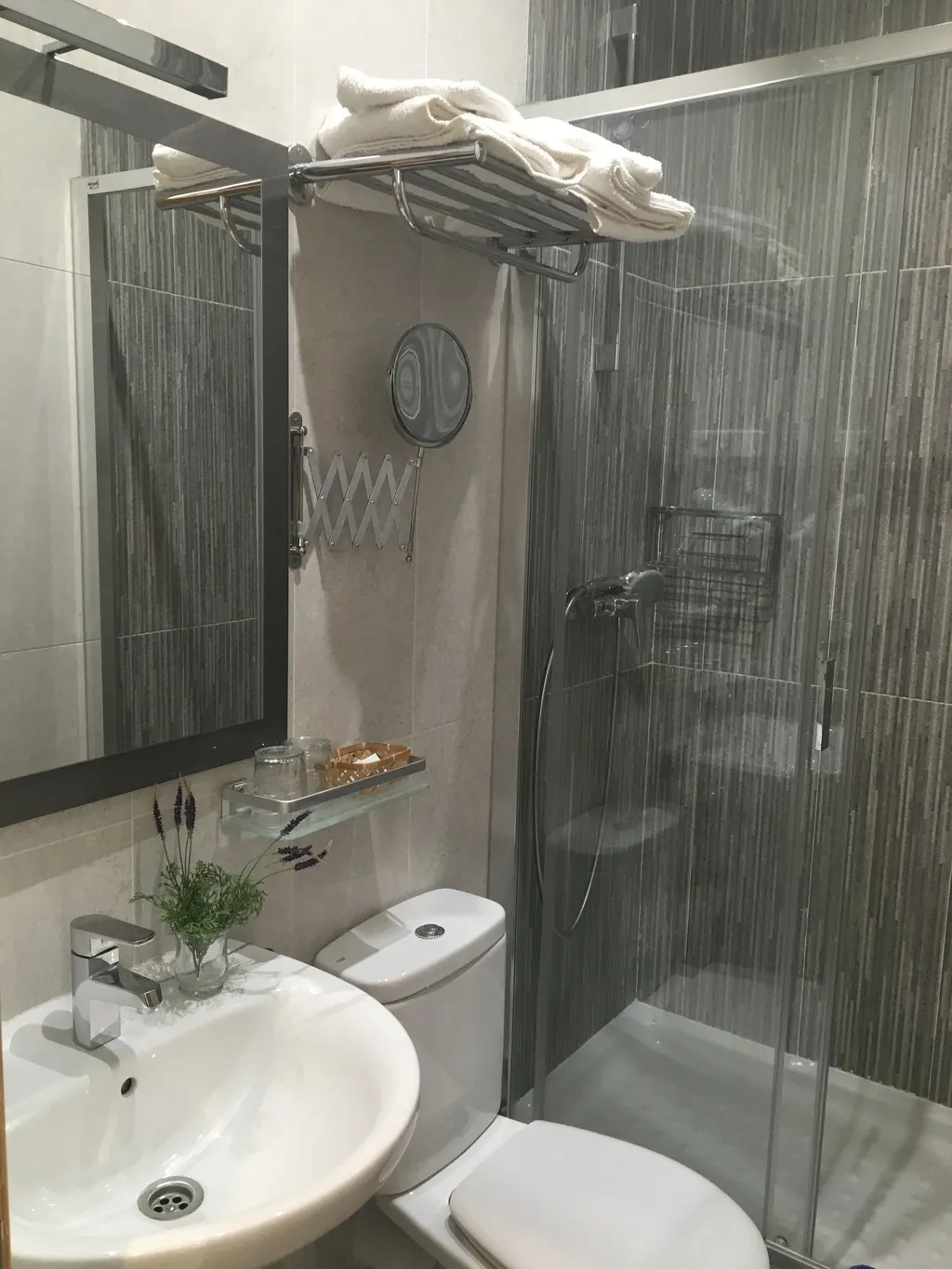 TRIPLE STANDARD Room, Hostal Residencia Lido, Madrid