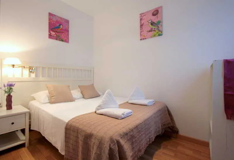 APARTMENT CAPACITY 6 TWO BEDROOMS Room, Gaudi Residence, Barcelona