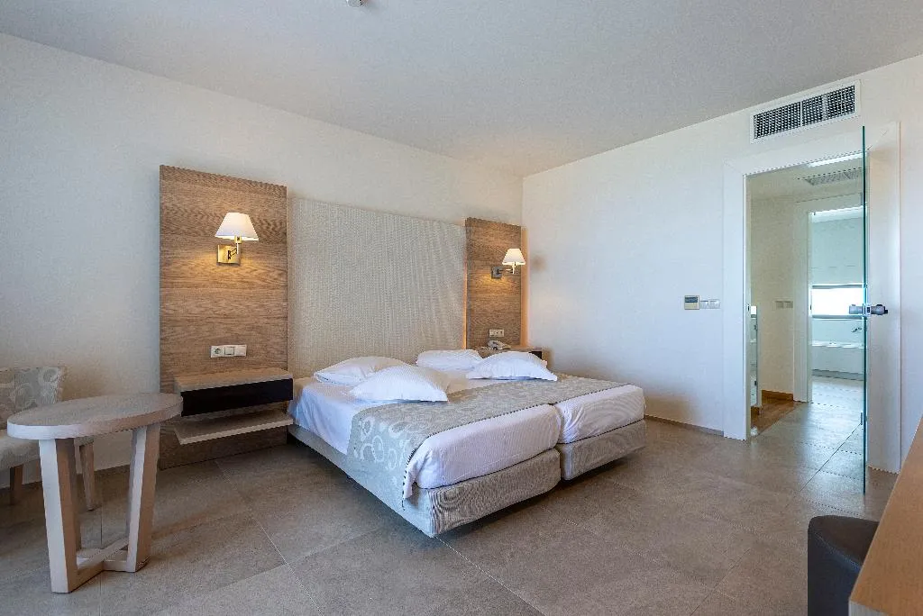 FAMILY ROOM SEA FRONT Room, Astir Odysseus Kos Resort & Spa, Kos