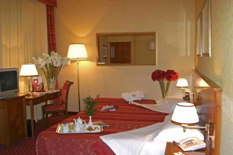 Room, Windsor, Milan
