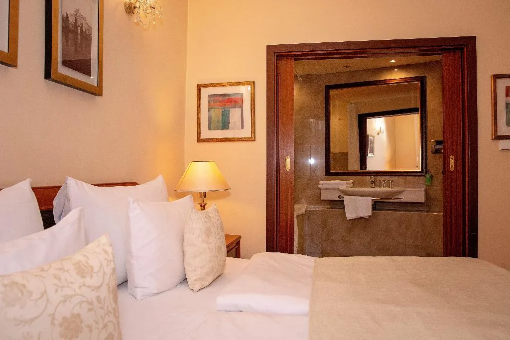 DOUBLE DELUXE Room, Fleur De Lis Hotel, Prague