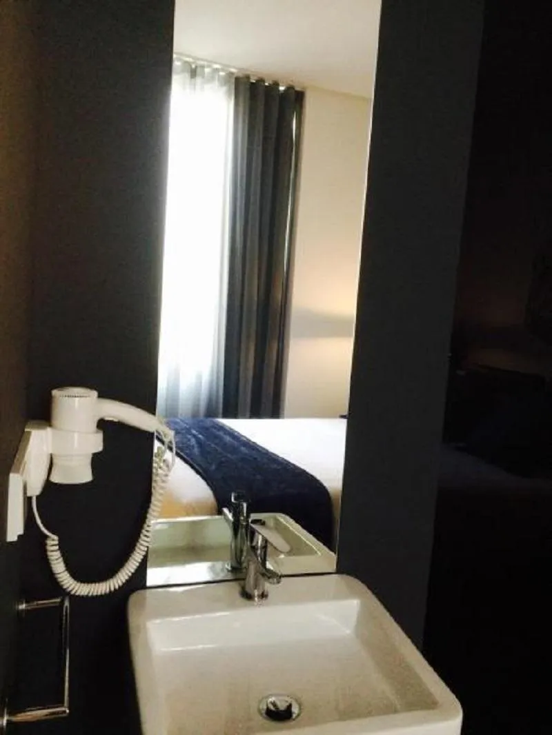 Room, El Siglo, Valencia