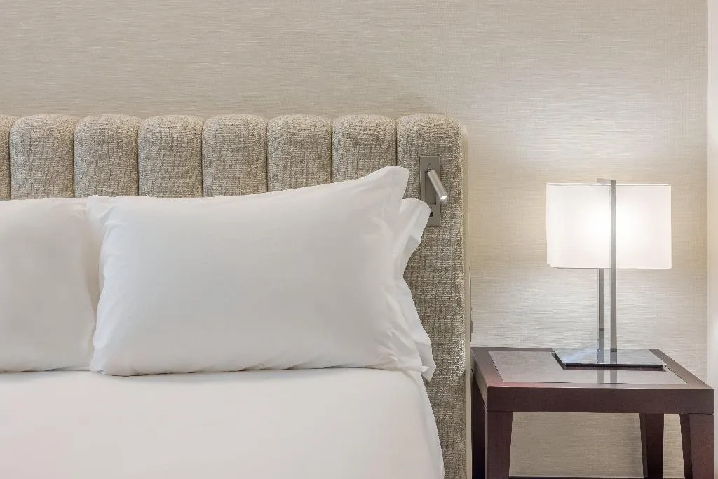 DOUBLE PREMIUM QUEEN BED Room, Crowne Plaza Porto, Porto