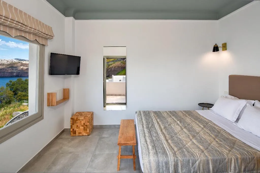 SUITE TWO BEDROOMS ONE BATHROOM Room, Kokkinos Villas, Santorini