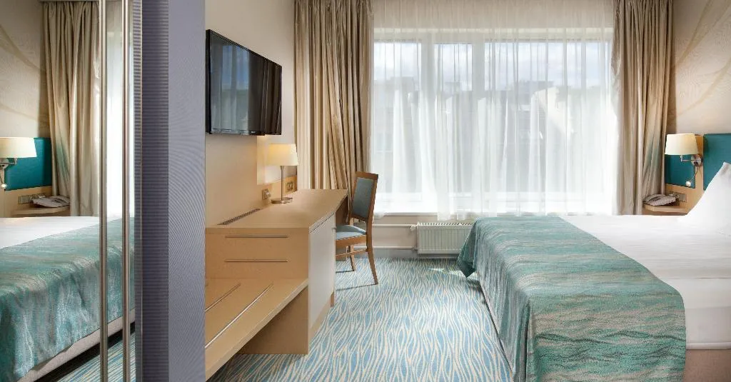 DOUBLE EXECUTIVE KING BED Room, Holiday Inn Prague Congress Centre, Prague