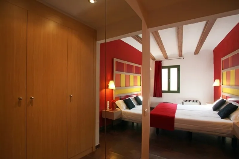 APARTMENT CAPACITY 4 Room, Ciutat Vella Apartments, Barcelona