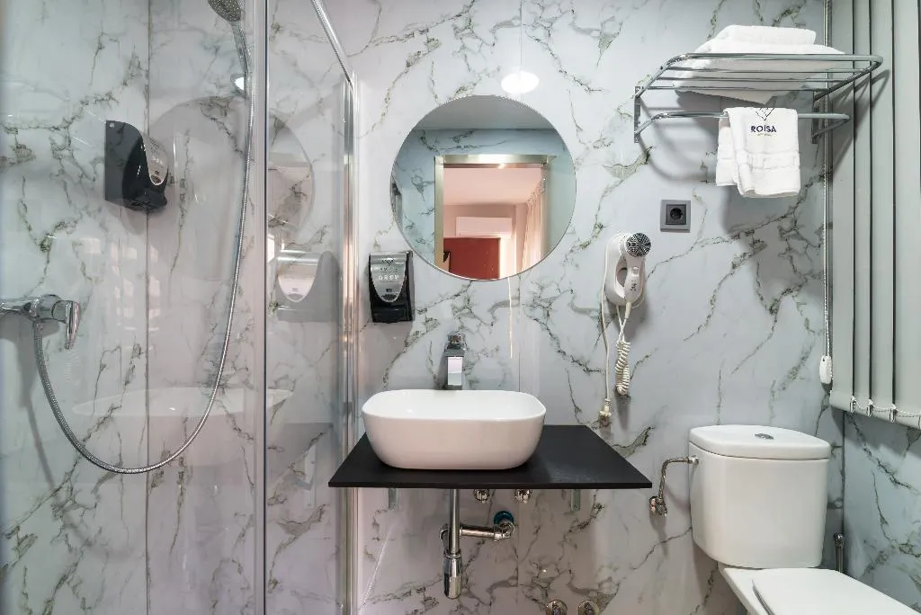 SINGLE WITH BALCONY Room, Roisa Hostal Boutique, Madrid