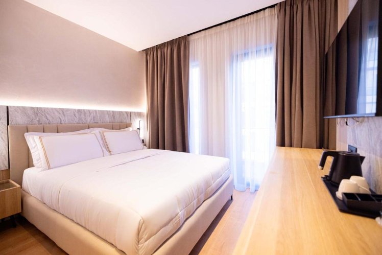 Tris3 Hotel, Kavaje