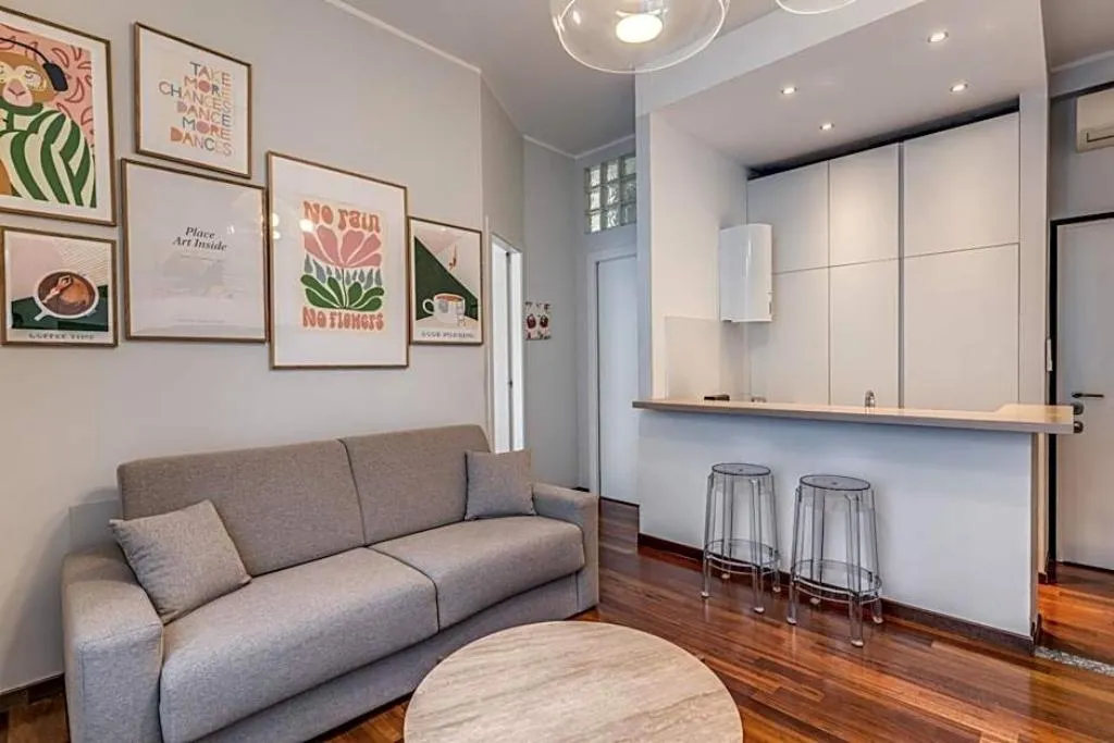 APARTMENT CAPACITY 2 ONE BEDROOM Room, 43 Station Hotel, Milan