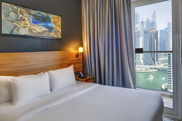 Royal Regency Suites Dubai Marina, Dubai