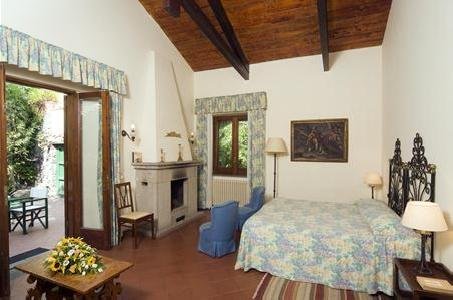 La Villarosa Terme, Naples