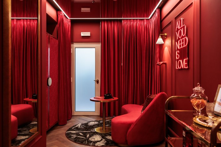 Upon Angels - Adults Only, Lisbon