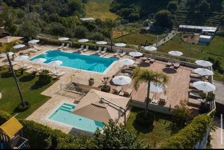Vila Arber Hotel, Kavaje