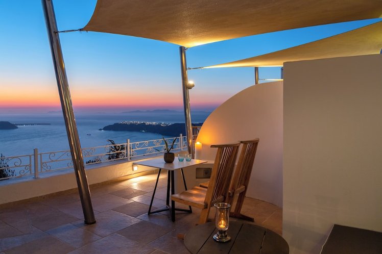 La Maltese Estate, Santorini
