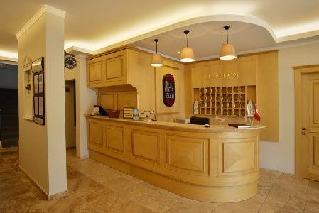 Chateau De Ville, Dalaman