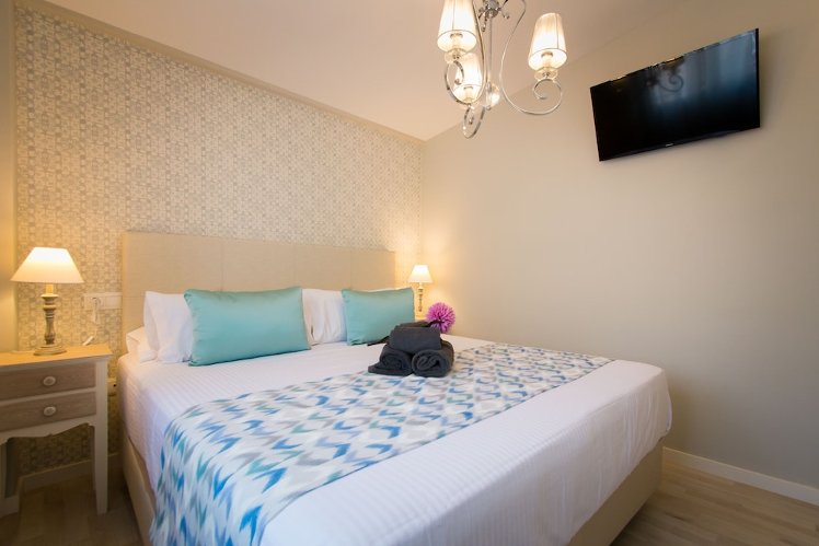 Holidays2Malaga Suites Apartments, Costa Del Sol