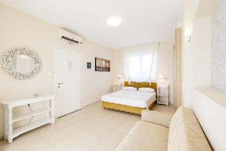 White Hill Hotel, Durres